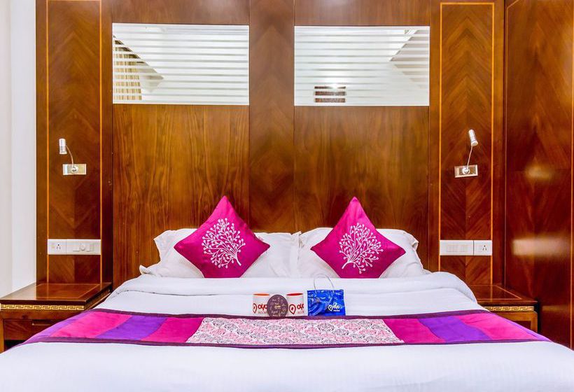 Hotel Oyo Premium Salipeta Fire Station 18