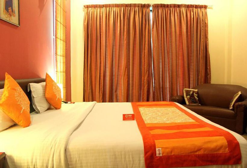Hotel Oyo Rooms Near Galleria Market 1