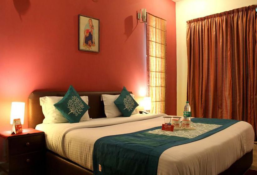 Hotel Oyo Rooms Near Galleria Market 10