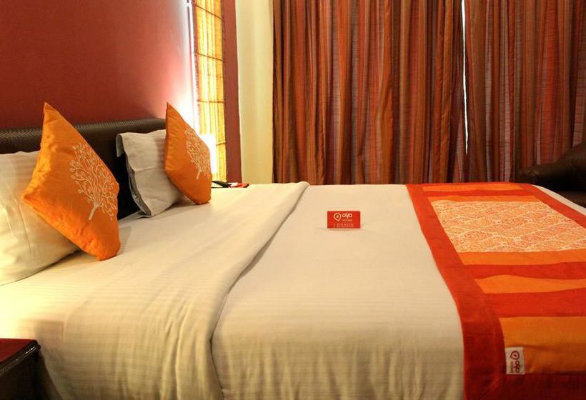 Hotel Oyo Rooms Near Galleria Market 11