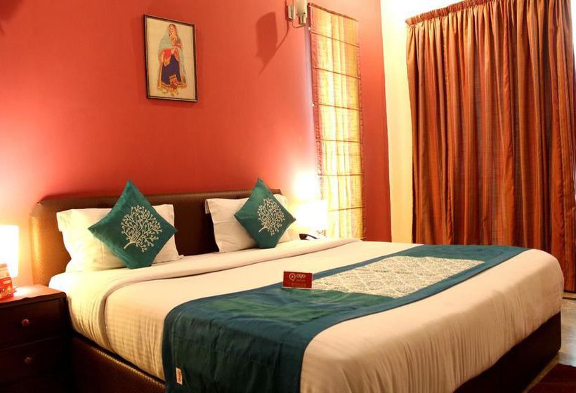 Hotel Oyo Rooms Near Galleria Market 14