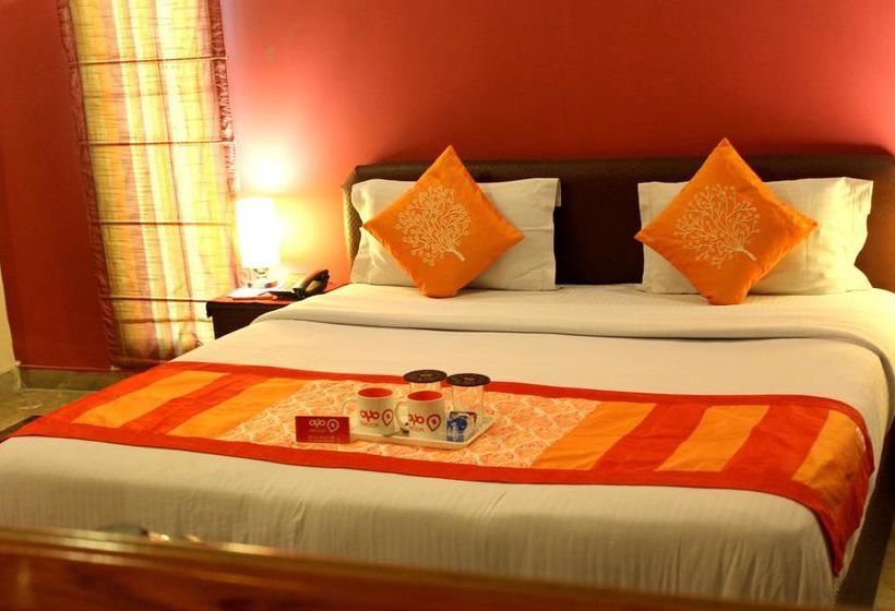 Hotel Oyo Rooms Near Galleria Market 17