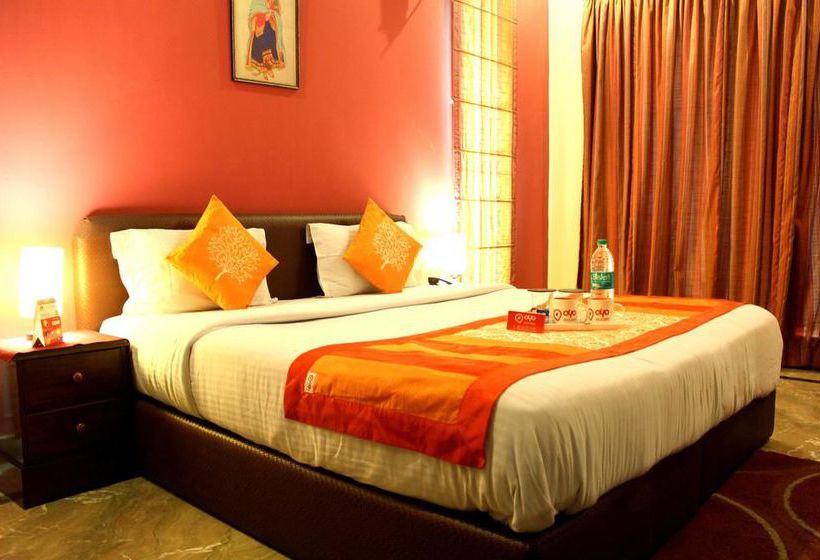 Hotel Oyo Rooms Near Galleria Market 6