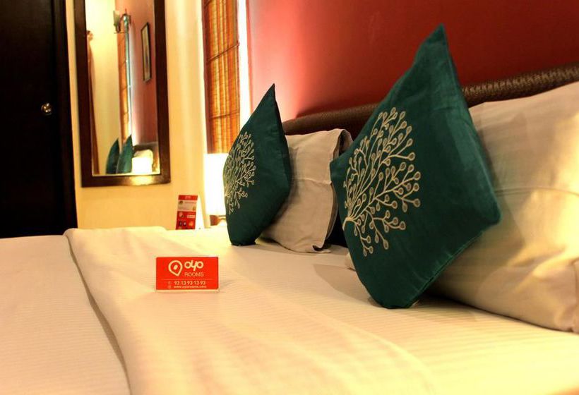 Hotel Oyo Rooms Near Galleria Market 7