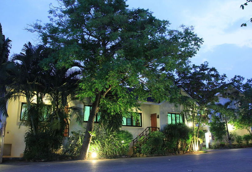 Hotel Chayada Garden House & Resort 1