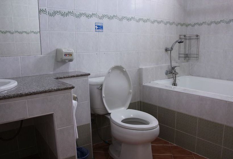 Hotel Chayada Garden House & Resort 2