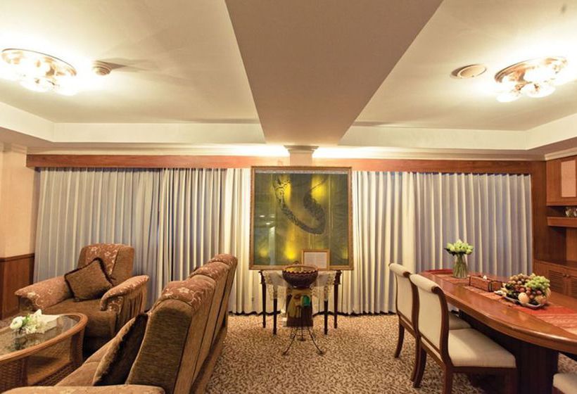 Hotel Ploy Palace 10