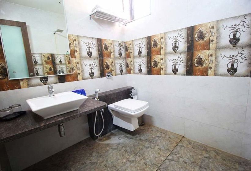 Hotel Oyo Premium Home Guard Chowk Dwarka