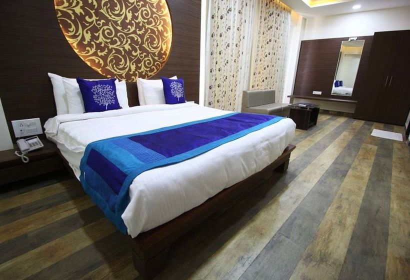 Hotel Oyo Premium Home Guard Chowk Dwarka 1