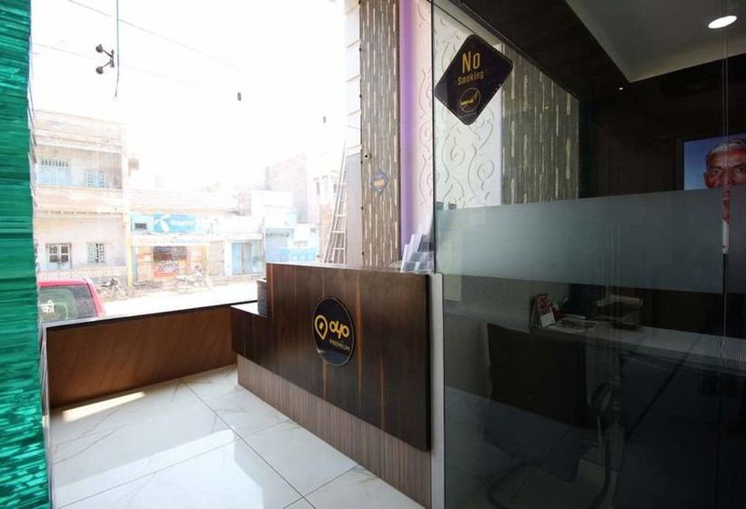 Hotel Oyo Premium Home Guard Chowk Dwarka 8