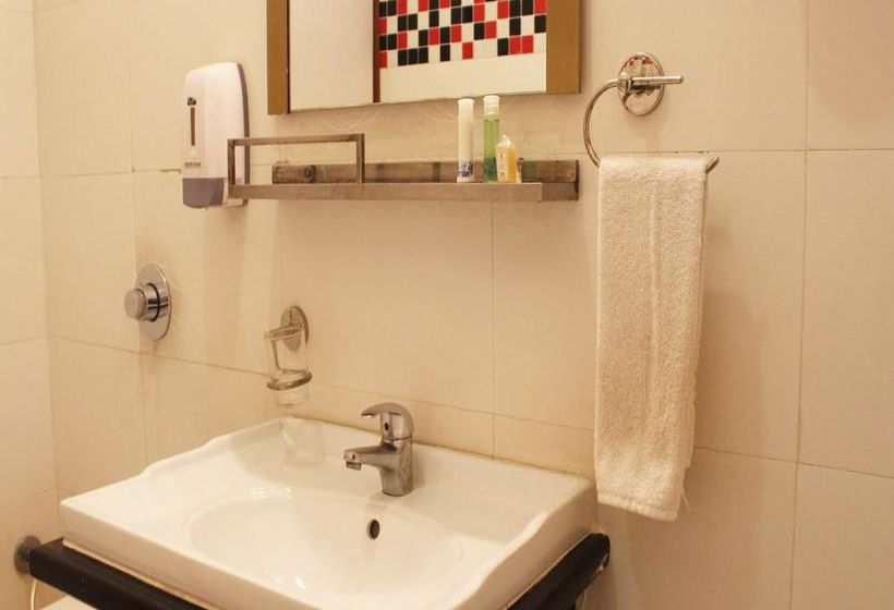 Hotel Oyo Rooms Karnal Railway Station