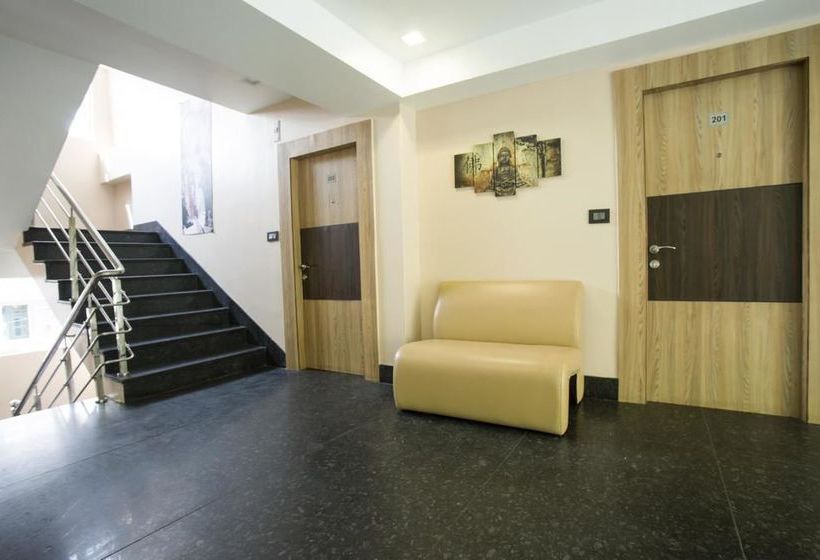 Hotel Oyo Premium Nam Nang Road 5