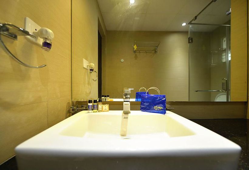 Hotel Oyo Premium Raheja Mindspace Hyderabad Andhra Pradesh