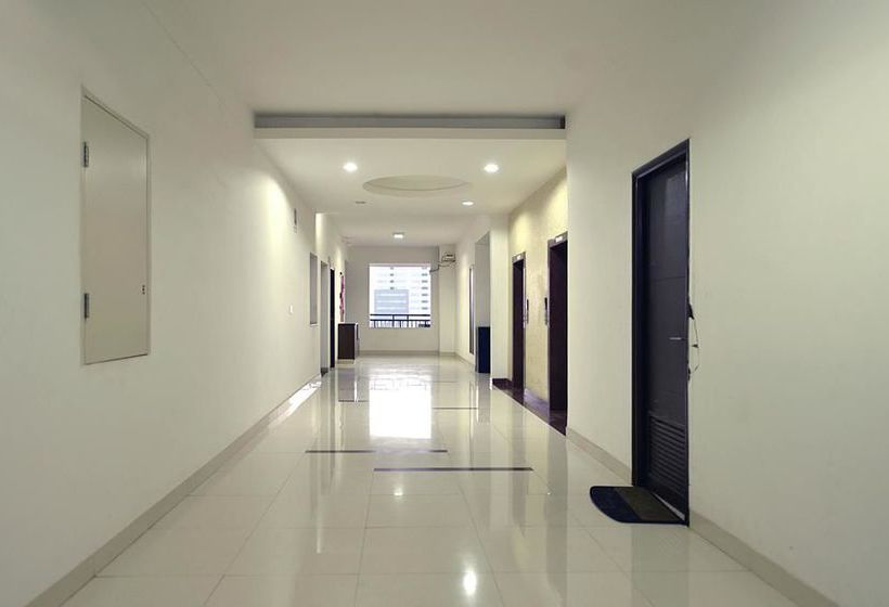 Hotel Oyo Premium Raheja Mindspace 11