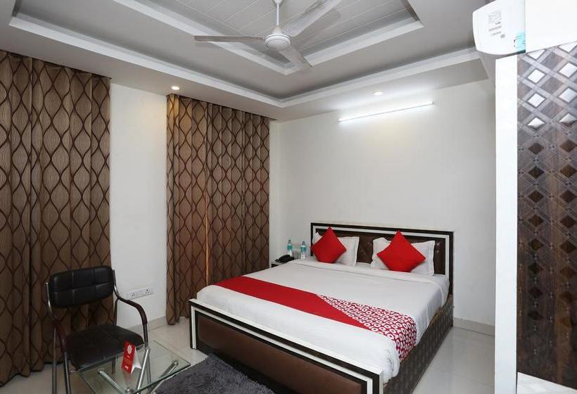 Hotel OYO 10928 Krishna Kunj 10