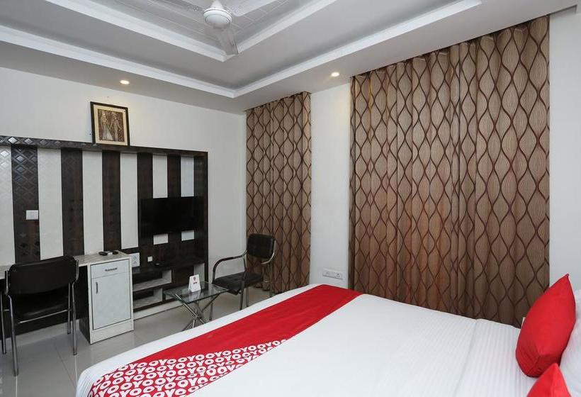 Hotel OYO 10928 Krishna Kunj 14