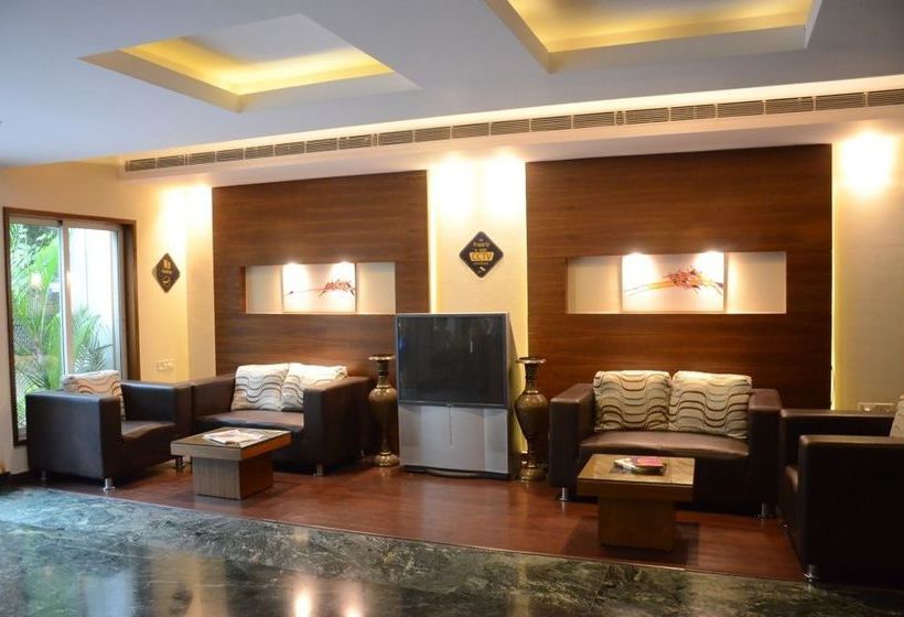 Hotel Oyo Premium Near Osho Ashram Koregaon Park 2