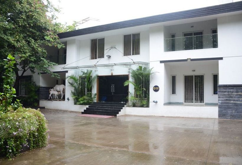 Hotel Oyo Premium Near Osho Ashram Koregaon Park 5