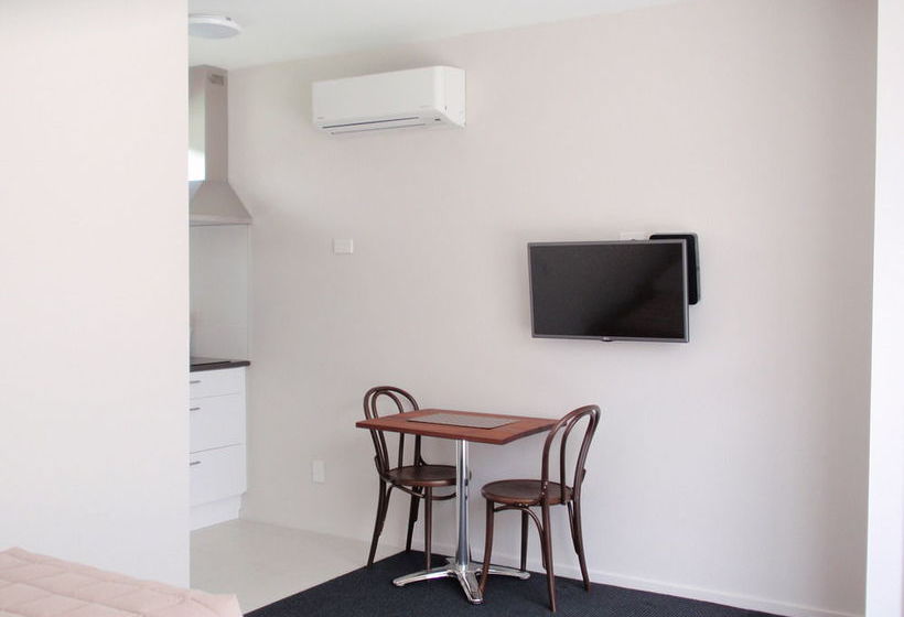 319 Addington Motel 13