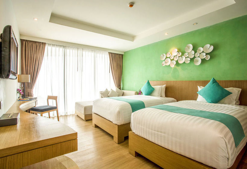 Hotel Crest Resort & Pool Villas 17