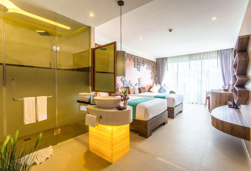 Hotel Crest Resort & Pool Villas 4