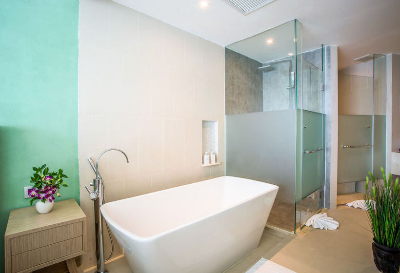 Hotel Crest Resort & Pool Villas 9