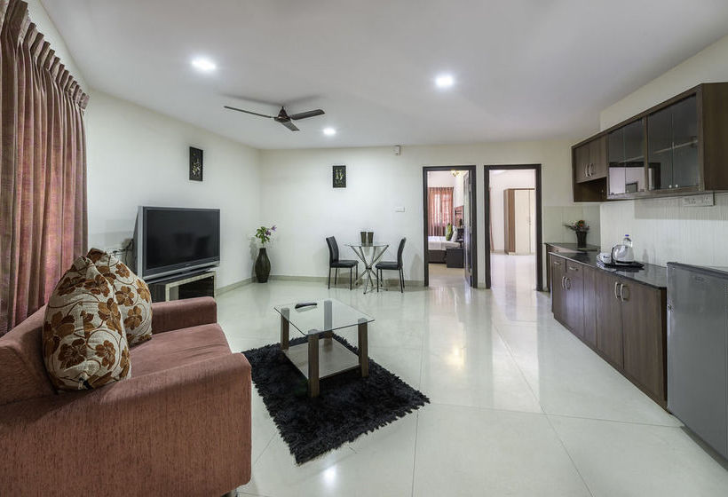 Hotel Treebo Sanctum Suites 10