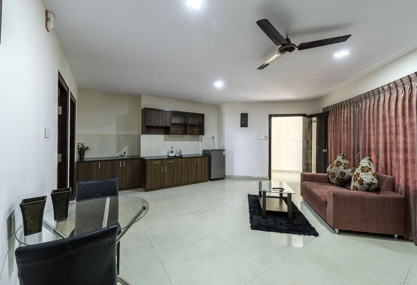 Hotel Treebo Sanctum Suites 11