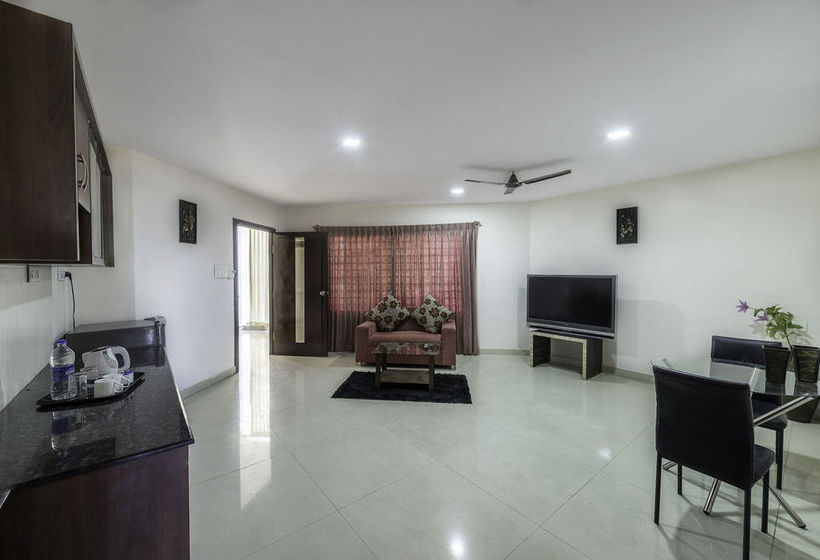 Hotel Treebo Sanctum Suites 13