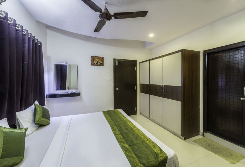 Hotel Treebo Sanctum Suites 15