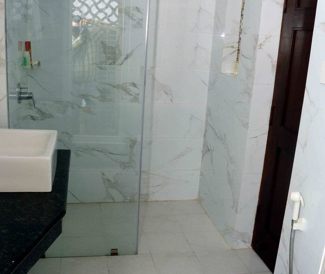 Laurent And Benon Service Apartments Lucknow 8