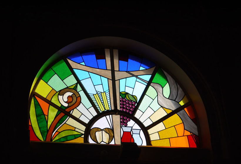 Hotel Burns Lodge At Holy Cross Centre 1