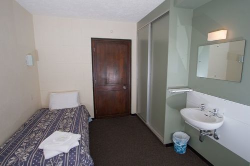 Hotel Burns Lodge At Holy Cross Centre 20