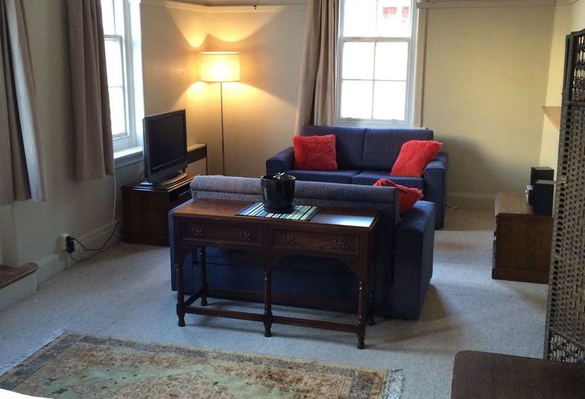 Hotel Burns Lodge At Holy Cross Centre 8