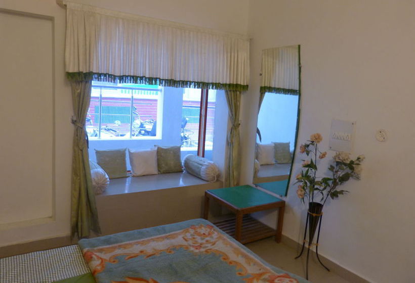 Hotel Shiv Shakti Guesthouse And Hostel 1