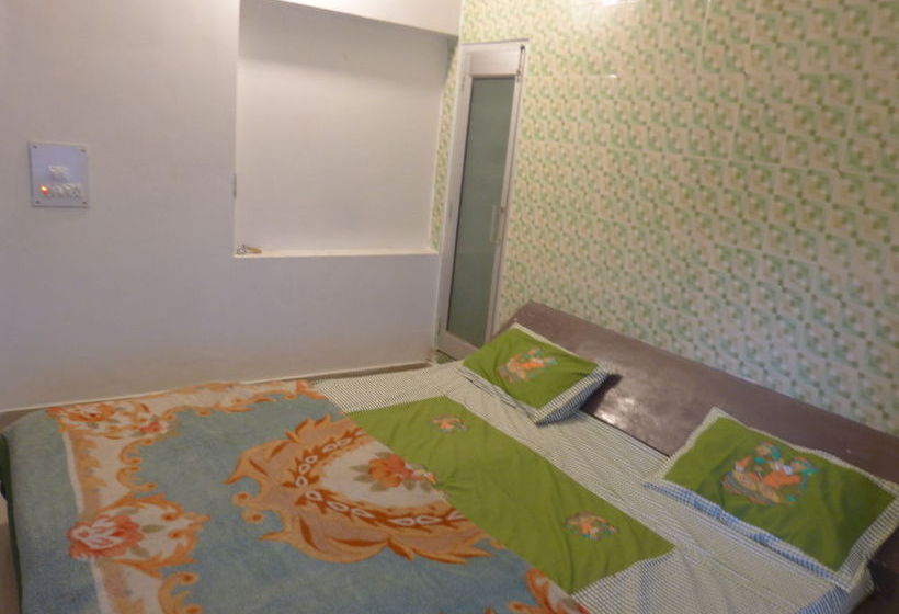 Hotel Shiv Shakti Guesthouse And Hostel 8