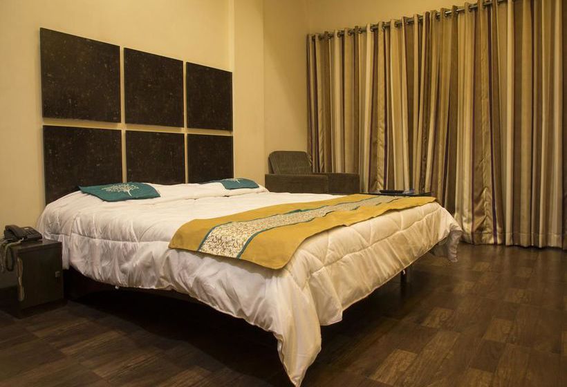 Hotel Oyo Rooms Athwa Gate Surat 11