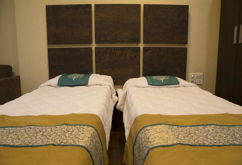 Hotel Oyo Rooms Athwa Gate Surat 5