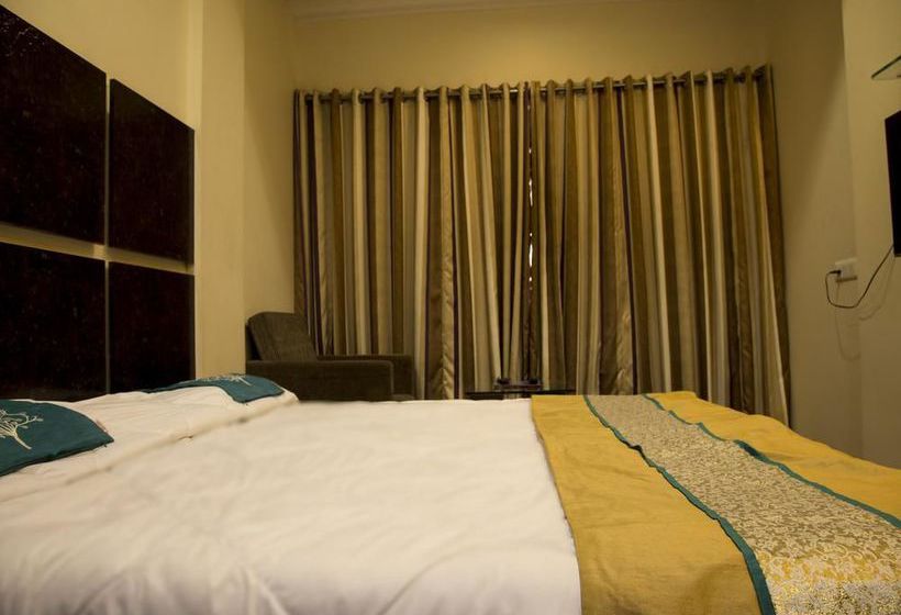 Hotel Oyo Rooms Athwa Gate Surat 6