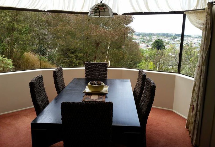 Oamaru House Bed And Breakfast