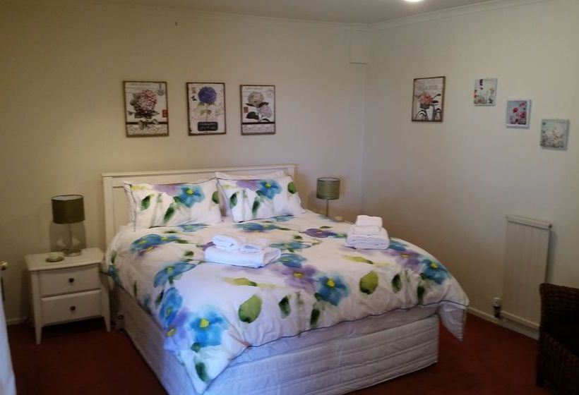 Oamaru House Bed And Breakfast 10