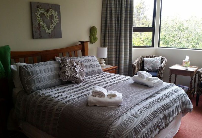 Oamaru House Bed And Breakfast 11