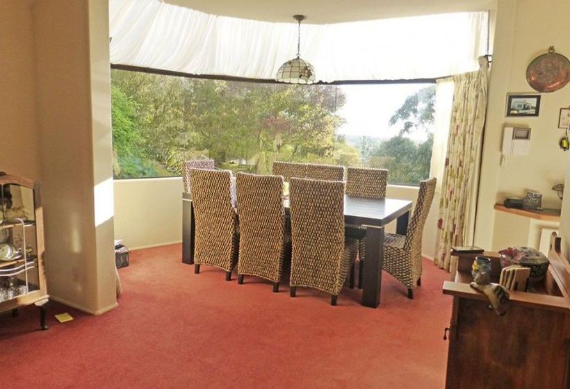 Oamaru House Bed And Breakfast 14