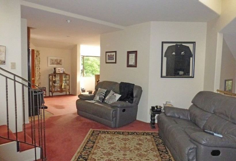 Oamaru House Bed And Breakfast 19