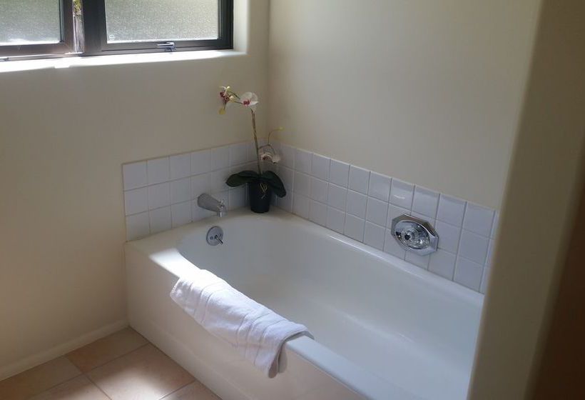 Oamaru House Bed And Breakfast 20