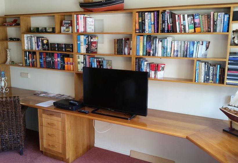 Oamaru House Bed And Breakfast 7