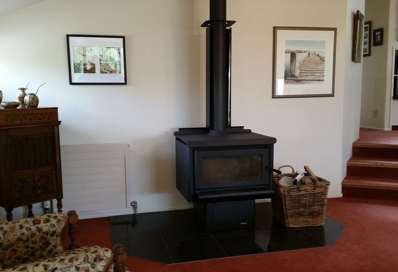 Oamaru House Bed And Breakfast 9