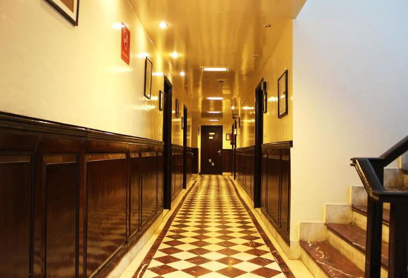 Hotel Oyo Rooms Gurgaon Bus Stand 3 9