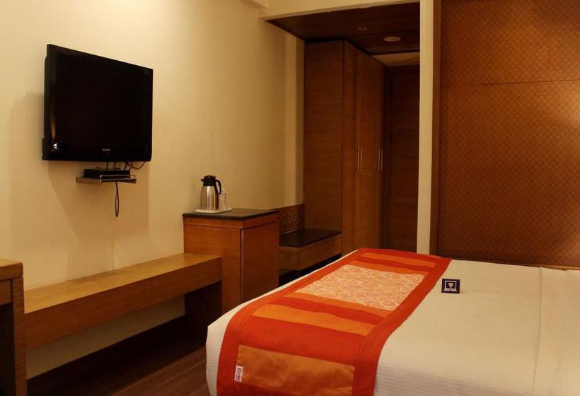 Hotel Oyo Premium Sector 31 Faridabad 12