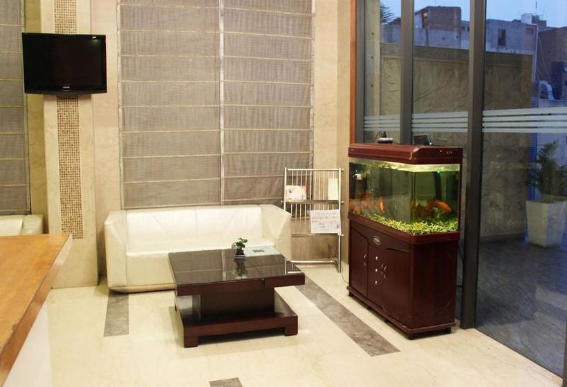 Hotel Oyo Premium Sector 31 Faridabad 4